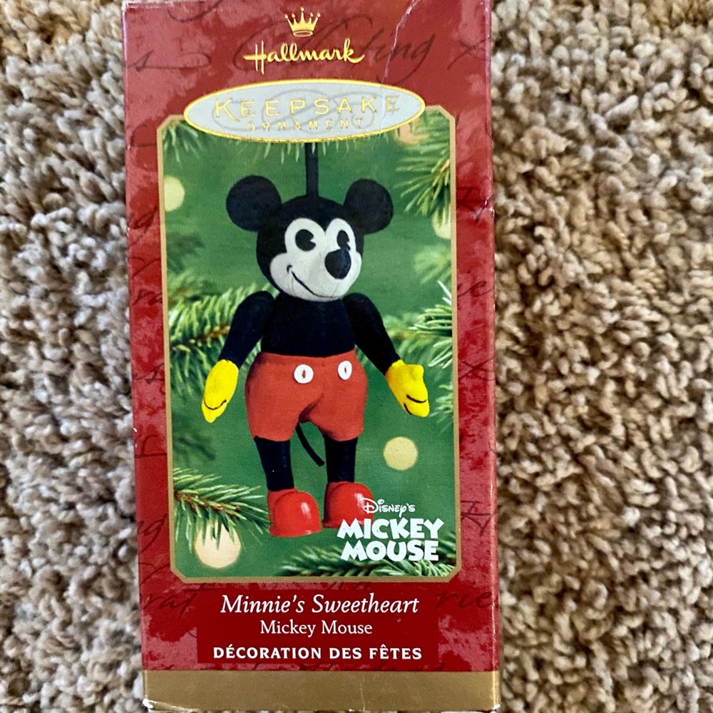 🔥🔥 Hallmark Keepsake Ornament 2001 “Minnie’s Sweetheart”